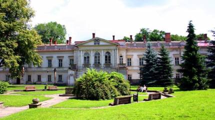 Pałac Habsburgów, elewacja zachodnia z trzyosiowym ryzalitem | CC BY-SA 3.0 by Marek & Ewa Wojciechowscy - Wikipedia