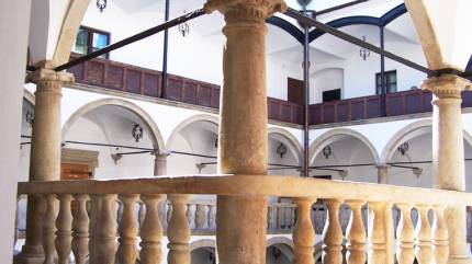 Arkadowy dziedziniec Starego Zamku w Żywcu | Fot. www.muzeum-zywiec.pl