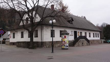 By D T G - Praca własna, CC BY-SA 3.0, https://commons.wikimedia.org/w/index.php?curid=17456311