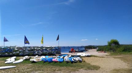 Szkoła Wind & Kite w Dziwnówku. Fot. Łukasz Grzejszczak Mojeurlopy.pl