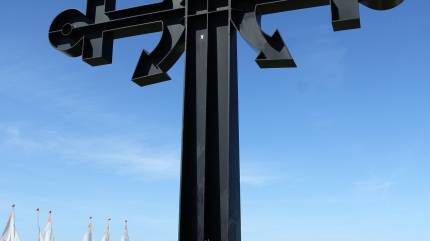 Krzyż i Ogólnopolska Aleja Zasłużonych Ludzi Morza