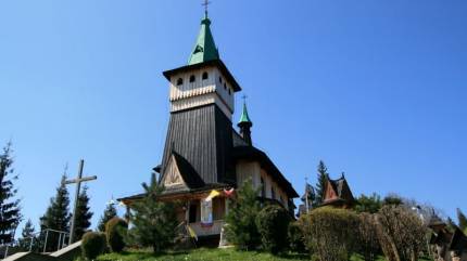 Drewniany kościół pw. Matki Boskiej Szkaplerznej