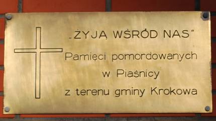 Tablica pamięci pomordowanych w Piaśnicy z terenu gminy Krokowa