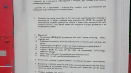 Ścianka wspinaczkowa z autoasekuracją