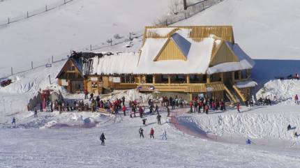 Stacja Narciarska U Steni
fot: http://www.gokbialydunajec.pl/wyciagi-narciarskie/wyciagi-narciarskie