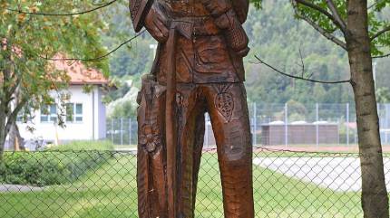 Aleja zbójników
By Bieniecki Piotr - http://www.fototeo.pl Praca własna, CC BY-SA 4.0, https://commons.wikimedia.org/w/index.php?curid=51672057