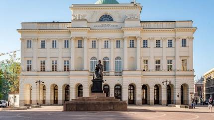 Pałac Staszica, fasada. Autor Tilman2007 - Praca własna, CC BY-SA 4.0, https://commons.wikimedia.org/w/index.php?curid=62112573