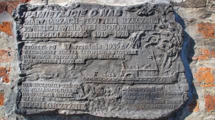Kościół Świętego Michała Archanioła Gdynia Autor Andrzej Otrębski - Praca własna, CC BY-SA 4.0, https://commons.wikimedia.org/w/index.php?curid=39795050