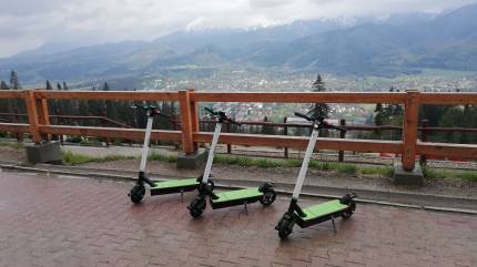 Hulajnogi elektryczne w Zakopanem. Zdjęcie użytkownika blinkee.city Zakopane
