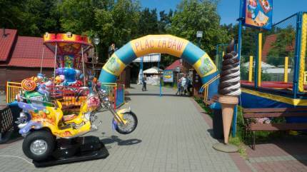 Lunapark » Plac zabaw dla dzieci w Jastrzębiej Górze fot. Łukasz Grzejszczak, Mojeurlopy.pl