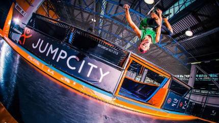 Park Trampolin Jumpcity Gdynia, fot. https://gdynia.jumpcity.pl