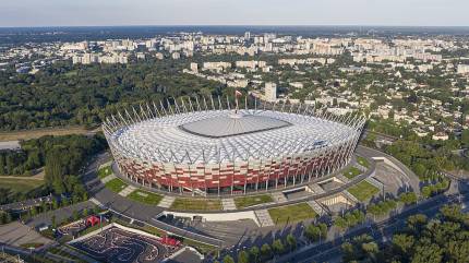 Stadion od strony al. ks. Józefa Poniatowskiego, Autor Arne Müseler / www.arne-mueseler.com, CC BY-SA 3.0 de, https://commons.wikimedia.org/w/index.php?curid=83703410