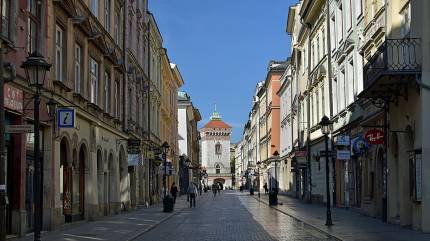 Ulica Floriańska kwiecień 2020. Autor Zygmunt Put - Praca własna, CC BY-SA 4.0, https://commons.wikimedia.org/w/index.php?curid=89479192