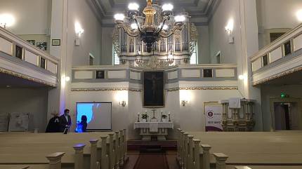 Kościół św.Zbawiciela - wnętrze. Autor PiotrMig - Praca własna, CC BY-SA 4.0, https://commons.wikimedia.org/w/index.php?curid=105392193