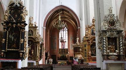 Widok ogólny wnętrza katedry. CC BY-SA 3.0, https://commons.wikimedia.org/w/index.php?curid=23705299