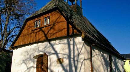 Widok kaplicy z bliska. Fot. Tb808 - Praca własna, CC BY-SA 3.0, https://commons.wikimedia.org