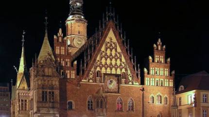 Ratusz Wrocław. Domena publiczna, https://commons.wikimedia.org