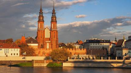 Katedra p.w. Podwyższenia Krzyża Świętego w Opolu. Fot.SuperGlob - Praca własna, CC BY-SA 4.0, https://commons.wikimedia.org
