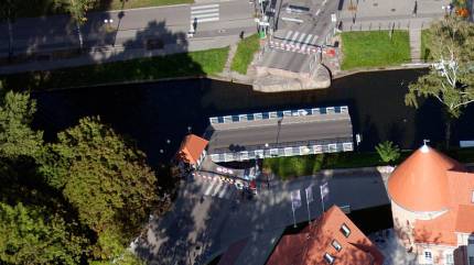 Most obrotowy otwarty - Giżycko. Fot. ZeroJeden - Praca własna, CC BY-SA 3.0 pl, https://commons.wikimedia.org