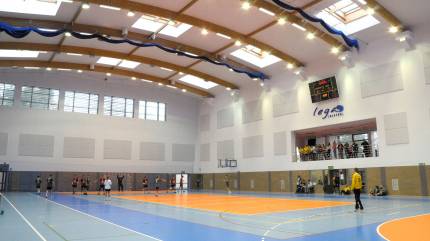 Hala widowiskowo-sportowa Lega - boisko Olecko. Fot. MOSiR Olecko