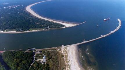 Falochrony portowe Świnoujście. Fot. User:Specjal b - Praca własna, CC BY 2.5, https://commons.wikimedia.org