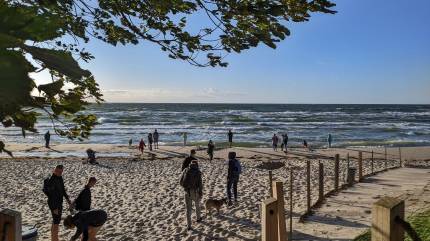 Wejście na główną plażę w Wisełce (za Karczmą Na Wydmach). Fot. Łukasz Grzejszczak Mojeurlopy.pl