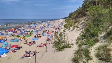 Międzywodzie - plaża i wydmy. Wejście od ulicy Westerplatte. Fot. Łukasz Grzejszczak Mojeurlopy.pl