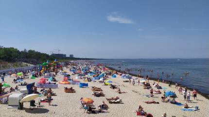Plaża E przy molo - Międzyzdroje. Fot. Łukasz Grzejszczak Mojeurlopy.pl