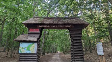 Wejście do Wolińskiego Parku Narodowego. Fot. Łukasz Grzejszczak Mojeurlopy.pl
