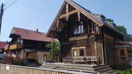 Drewniane pensjonaty w szwajcarsko-rosyjskim stylu uzdrowiskowym - Międzyzdroje. Fot. Łukasz Grzejszczak Mojeurlopy.pl