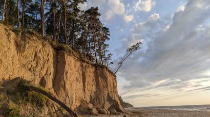 Klif w Świętouściu. Fot. Łukasz Grzejszczak Mojeurlopy.pl