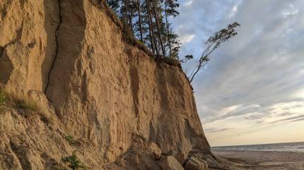 Klif w Świętouściu. Fot. Łukasz Grzejszczak Mojeurlopy.pl