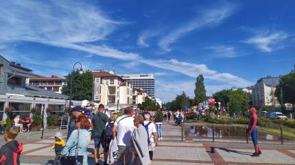 Historyczna Promenada - Świnoujście. Widok w kierunku Radisson Blu. Fot. Łukasz Grzejszczak Mojeurlopy.pl