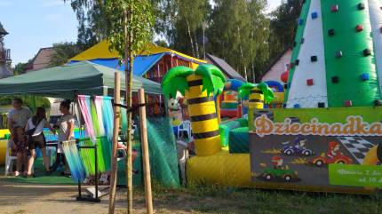 Dmuchańce na ulicy Słonecznej w Łukęcinie. Fot. Łukasz Grzejszczak Mojeurlopy.pl