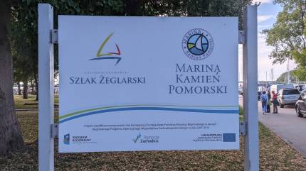 Tablica informacyjna Marina Kamień Pomorski - Kamień Pomorski. Fot. Łukasz Grzejszczak Mojeurlopy.pl