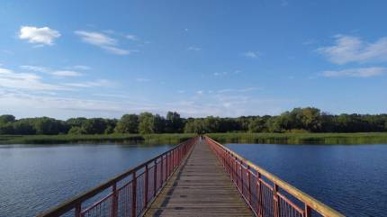 Kładka piesza Kamień Pomorski - Żółcino. Fot. Łukasz Grzejszczak Mojeurlopy.pl