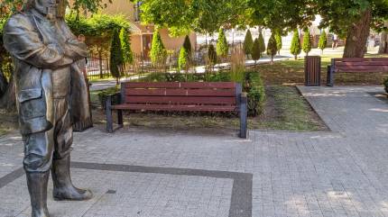 Pomnik Rybaka w Rewalu. Fot. Łukasz Grzejszczak Mojeurlopy.pl