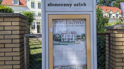 Hotel Seeblick - najstarszy budynek w Pobierowie. Fot. Łukasz Grzejszczak Mojeurlopy.pl