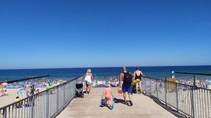 Plaża nr 5 ul. Kamieńska w Dziwnówku. Fot. Łukasz Grzejszczak Mojeurlopy.pl