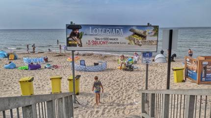 Plaża Zachodnia w Kołobrzegu, kąpielisko TRM, wejście nr 25  
Fot. Łukasz Grzejszczak Mojeurlopy.pl