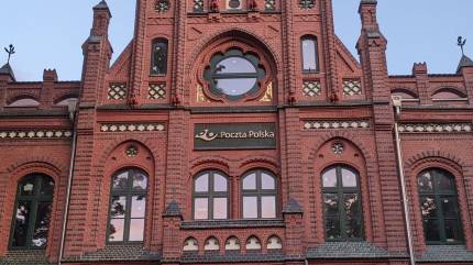 Neogotycki budynek poczty w Kołobrzegu. Fot. Łukasz Grzejszczak Mojeurlopy.pl