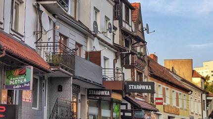 Starówka w Kołobrzegu, ul. Dubois. Fot. Łukasz Grzejszczak Mojeurlopy.pl