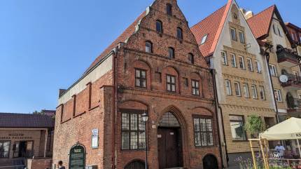 Średniowieczna kamienica kupiecka Schliffenów w Kołobrzegu. Fot. Łukasz Grzejszczak Mojeurlopy.pl