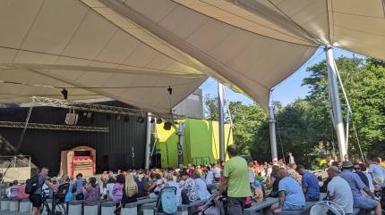 Scena plenerowa RCK im. Zbigniewa Herberta w Kołobrzegu. Fot. Łukasz Grzejszczak Mojeurlopy.pl