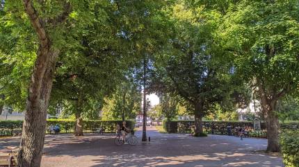 Plac płk Anatola Przybylskiego w Kołobrzegu. Fot. Łukasz Grzejszczak Mojeurlopy.pl