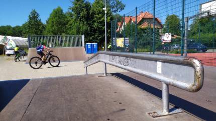 Funbox rail na Skateparku w Dziwnowie. Fot. Łukasz Grzejszczak Mojeurlopy.pl
