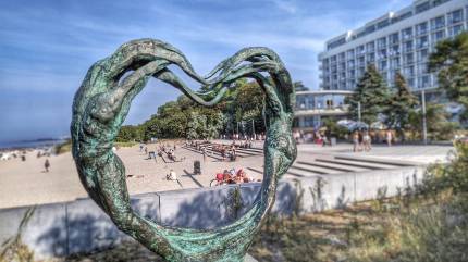 Pomnik Miłości - Kołobrzeg. Fot. Łukasz Grzejszczak Mojeurlopy.pl