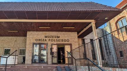 Muzeum Oręża Polskiego w Kołobrzegu. Główne wejście do muzeum. Fot. Łukasz Grzejszczak Mojeurlopy.pl